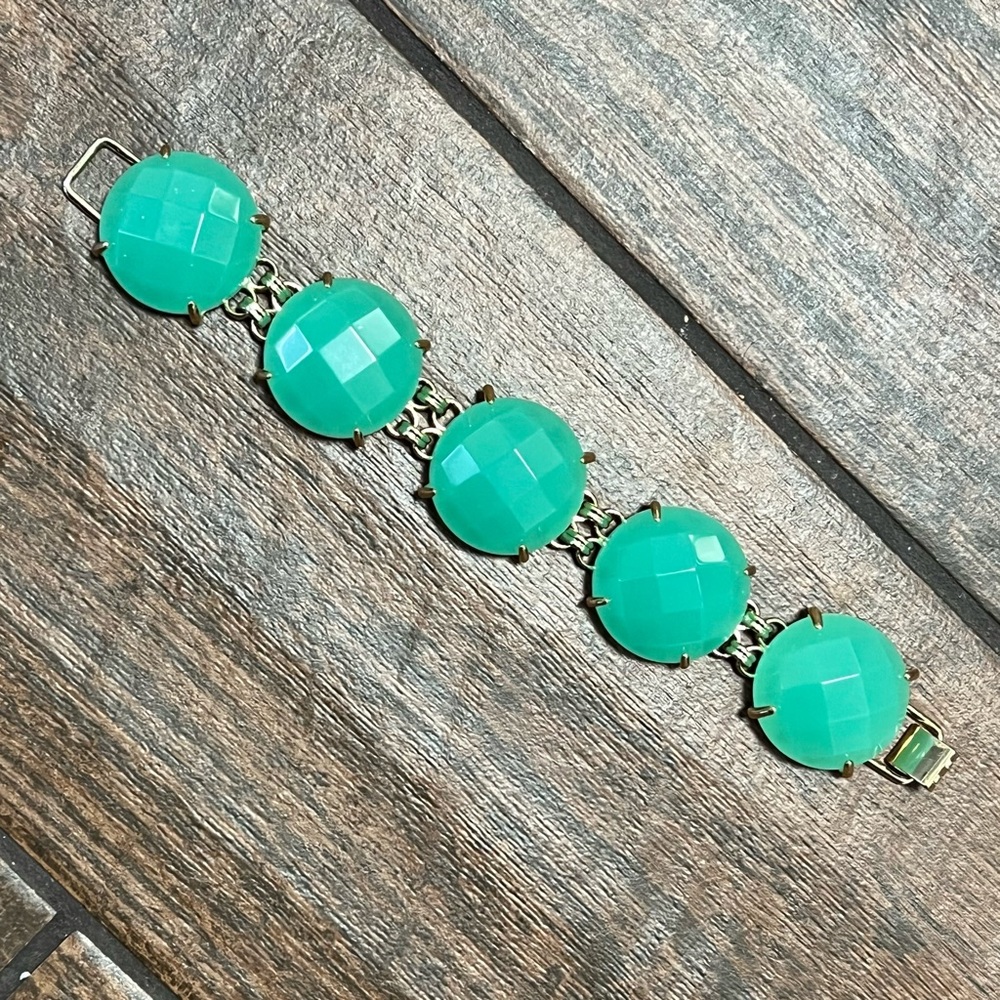 EUC Kendra Scott Cassie bracelet in Chalcedony.